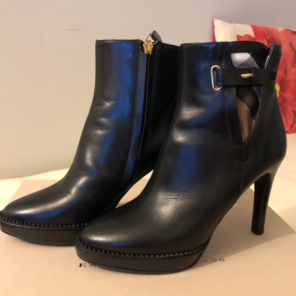 Burberry boots